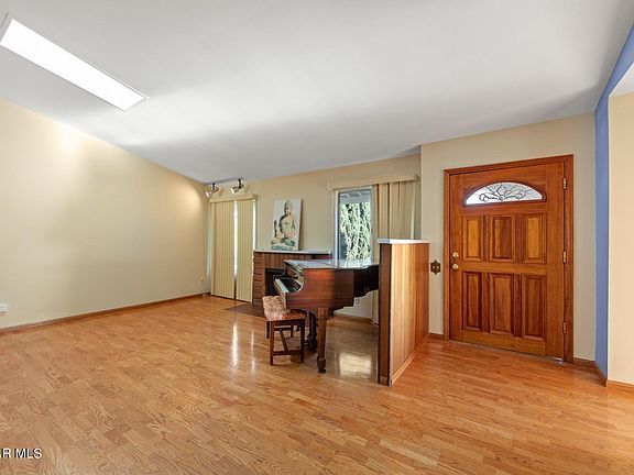 2nd image of 515 W Fargo St