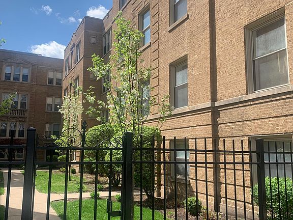 2nd image of 209 Washington Blvd APT 3S