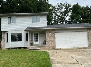 19169 Hazelwood St, Roseville, MI 48066