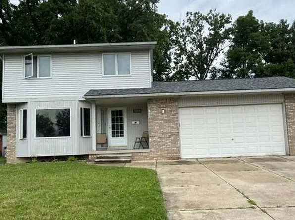 19169 Hazelwood St, Roseville, MI 48066