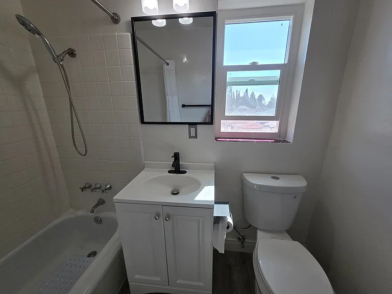 477 Bancroft Ave #1-19 — Photo 9