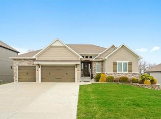 1420 Woodland Rd, Greenwood, MO 64034