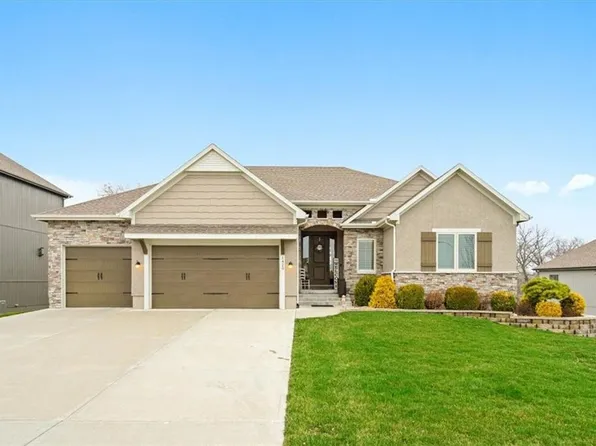 1420 Woodland Rd, Greenwood, MO 64034