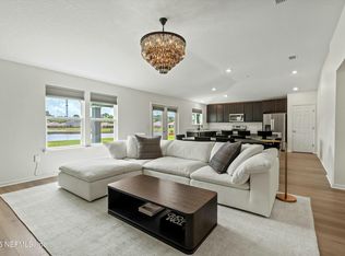 12921 Logans Walk Ln, Jacksonville, FL 32218