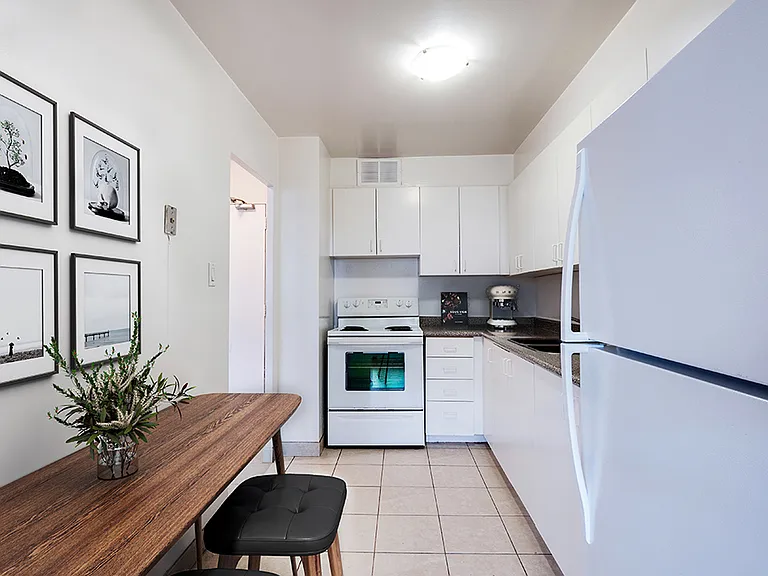 7 Richgrove Dr — Photo 1