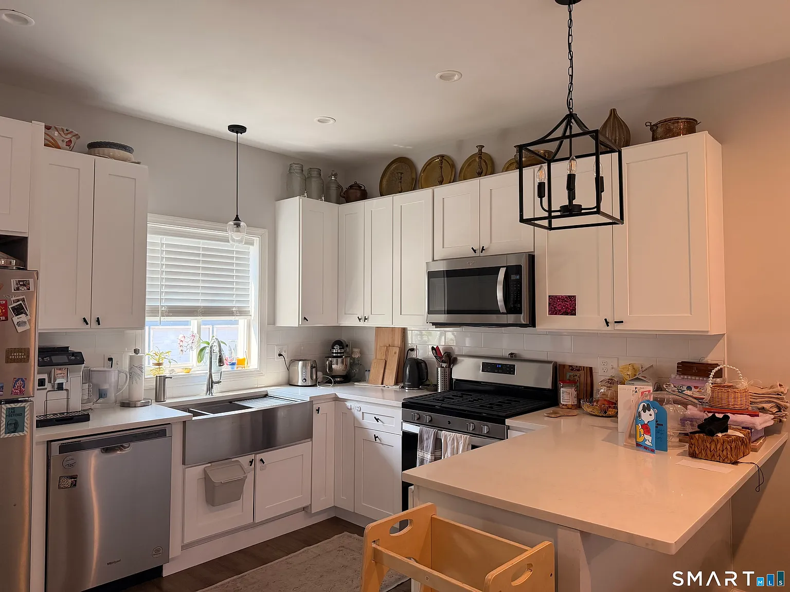4 bed, 3.5 bath, 2465 sqft, $3,250 — Photo 2