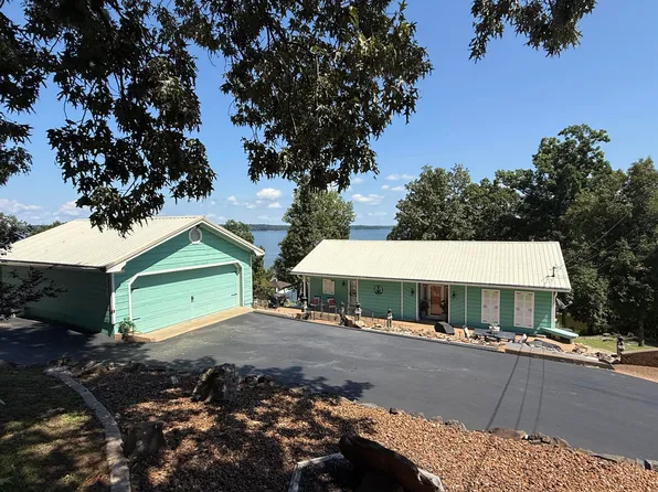 136 Sherwood Dr, Gilbertsville, KY 42044
