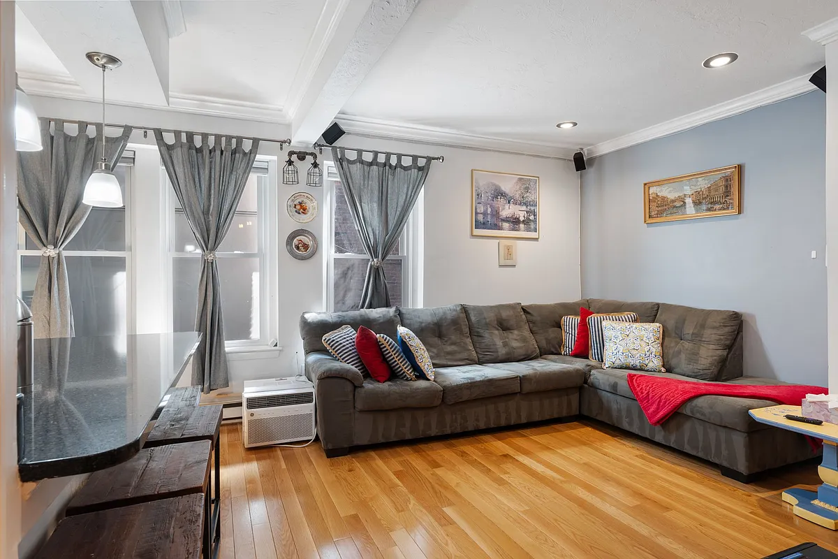 Building Photo - 38RA Charter St #2