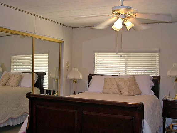 Master Bdrm w/Mirrored Closets 