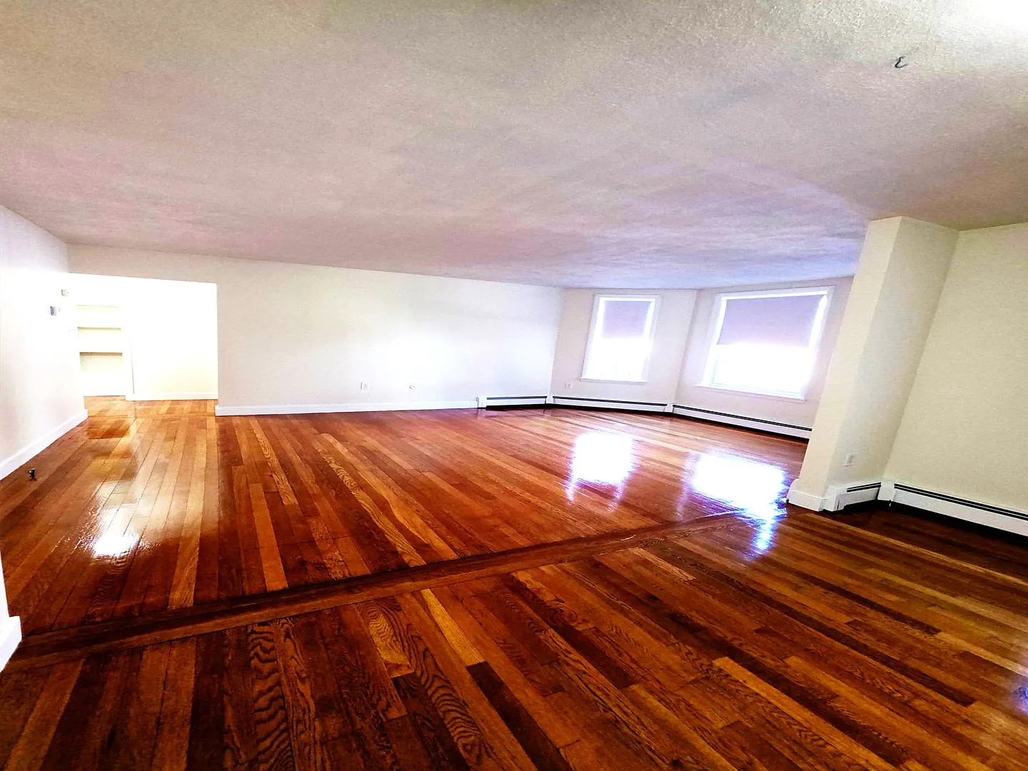 No Brokers Fee, No Security Deposit, Washington Sq. Location. Heat, Hot Water Included, Laundry o... — Photo 2