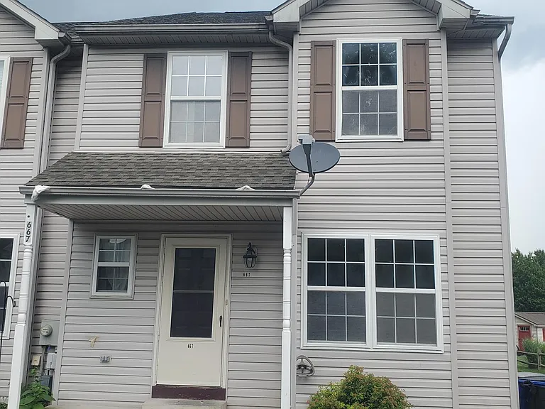 667 Walnut Tree Dr #1 — Photo 1