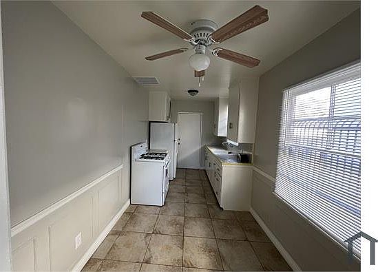 3rd image of 4129 1/2 Somerset Dr