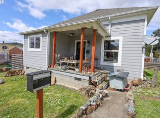 931 Maple St, Myrtle Point, OR 97458