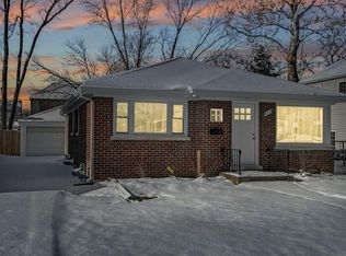 832 S Spring Rd, Elmhurst, IL 60126