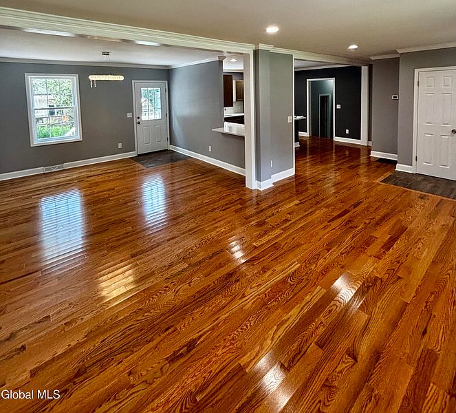 4th image of 2523 Grandview Avenue