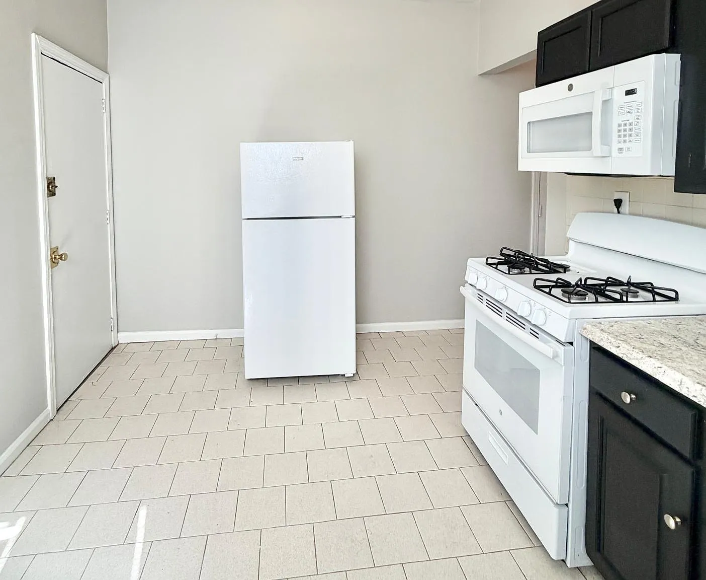 1 bed, 600 sqft, $1,500 — Photo 2