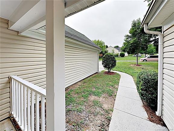 3rd image of 4122 Highcroft Ln