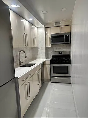 Rented by AZ REALTY NYC LLC | media 11