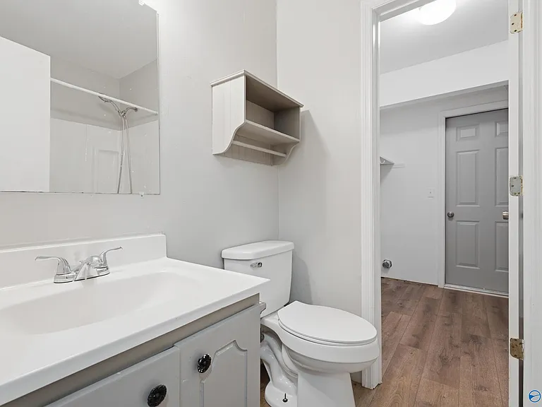 102 Greenwood Cir — Photo 12