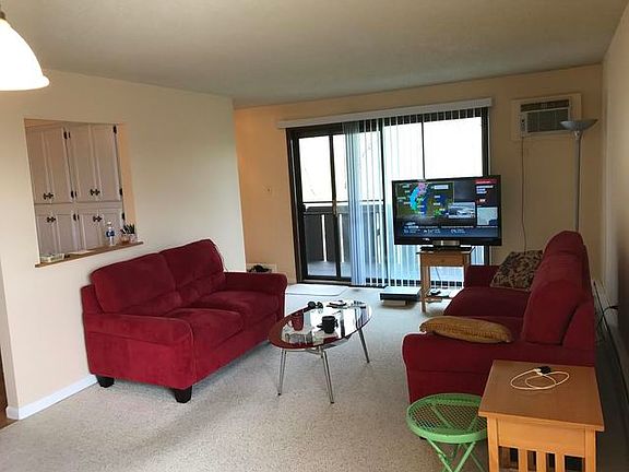 2nd image of 5 Crestview Ln Unit 13