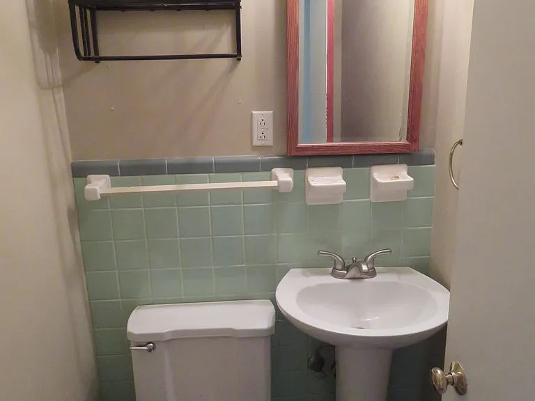 1900 Stevens Dr NE — Photo 22