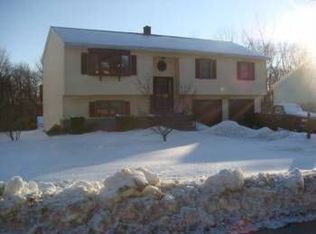 49 Hidden Pond Dr, Waterbury, CT 06704