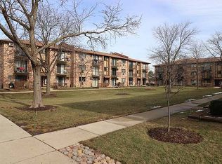 312 Klein Creek Ct, Carol Stream, IL 60188