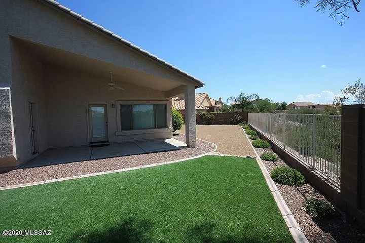 918 E Gibbon River Way — Photo 12
