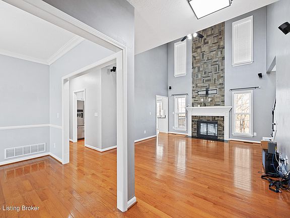 4th image of 234 Riley Way