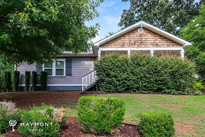 2087 Lakewood Trl SE — Photo 1