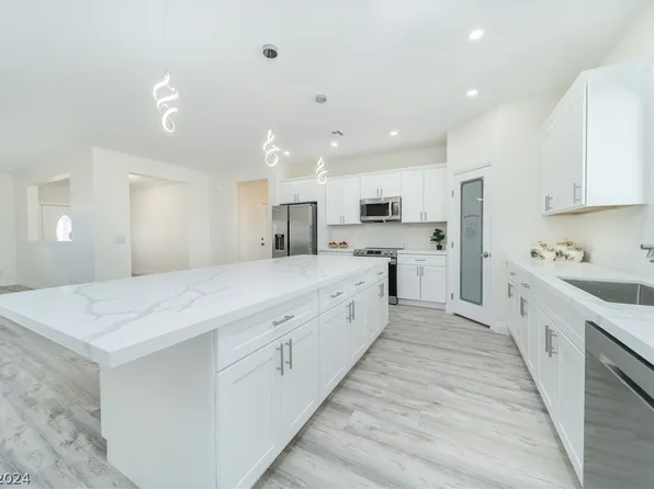 5431 E Deerfield Ct, Pahrump, NV 89061