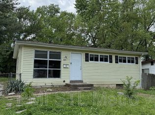 3901 Cranberry Ln, Saint Louis, MO 63121