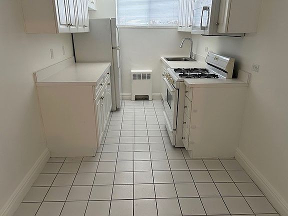 3rd image of 32 N Cottenet St #H5