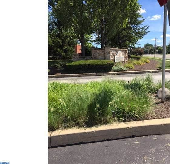 2nd image of 107 Foxmeadow Dr Building 1