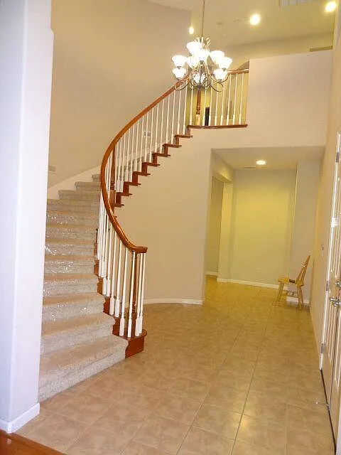 5 bed, 3198 sqft, $5,500 — Photo 4