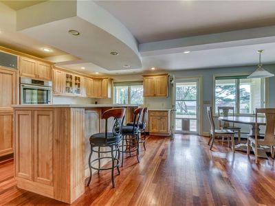 48 Island View Dr, Tiverton, RI, 02878