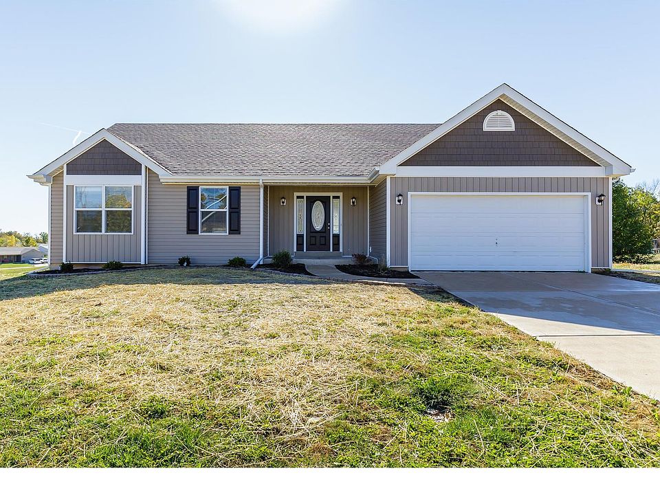 1st image of 215 Cuivre Creek Dr