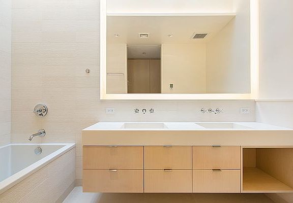 5th image of 323 Greenwich St #5