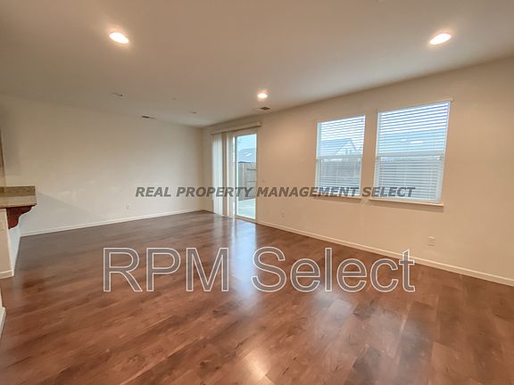 5th image of 8927 Cobble Crest Dr
