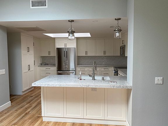 2nd image of 13190 Seaview Ln #M10-249-i