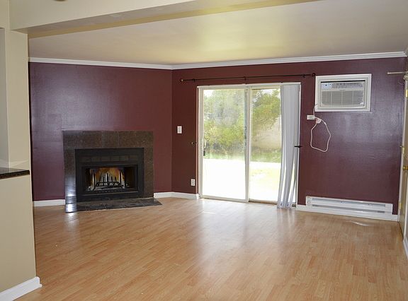 2nd image of 452 E Spruce Dr APT 3A