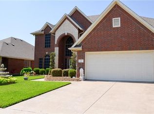 317 Tioga St, Burleson, TX 76028