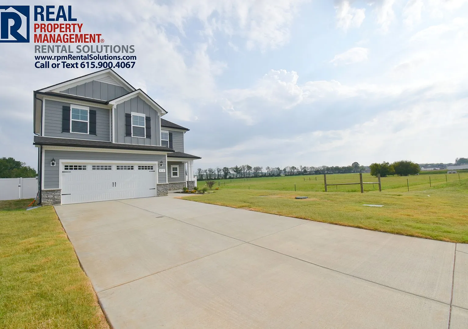 Beautiful home in a great location in Murfreesboro! Attached garage and fenced-in back yard! — Photo 2