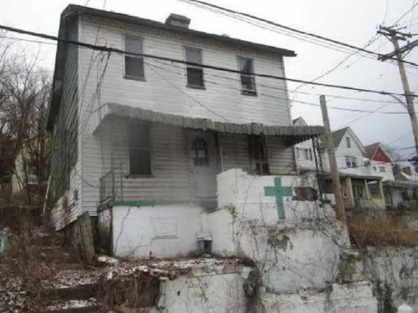 439 Alexander St, Mc Kees Rocks, PA 15136