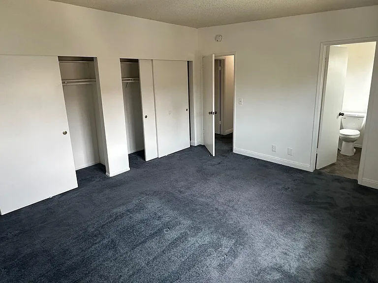 Bedroom2: 13'10" x 12'4"
