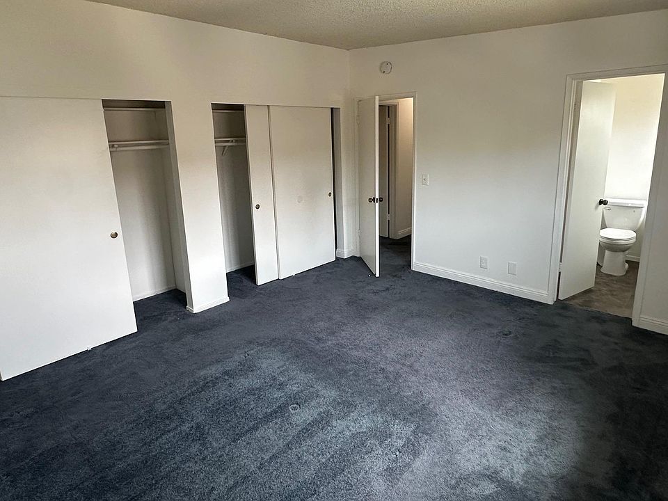 Bedroom2: 13'10" x 12'4"