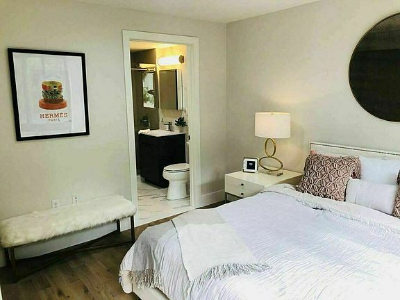 5th image of 2705 41st Ave APT 2C