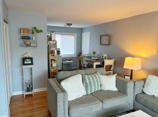 1006 Parkwood Dr APT 2W, Joliet, IL 60432