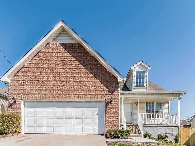 1202 Elisha Ct — Photo 1