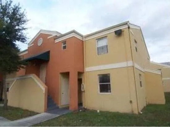 2 bed, 1200 sqft, $2,360 — Photo 4